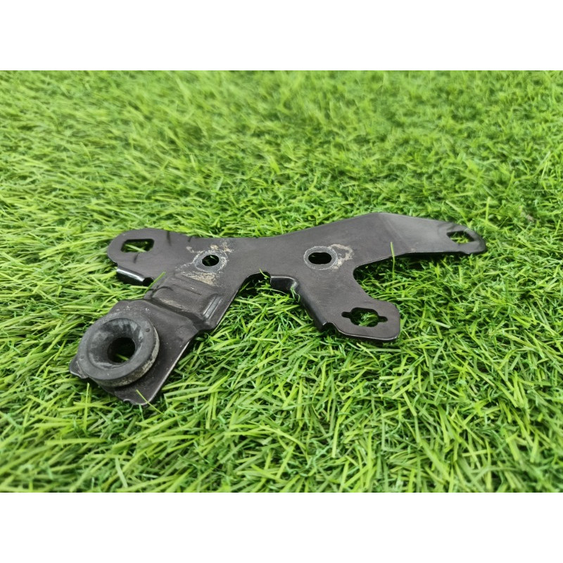 Кронштейн компрессора кондиционера (кронштейны двигателя) Subaru Forester SK 2020 2.5 73687FL001