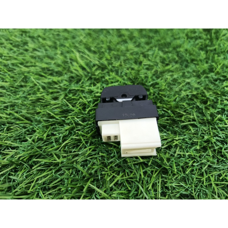 Кнопка блокировки центрального замка (электрика / кнопки) Chevrolet Captiva C140 2011 2.2 D (z22d1)