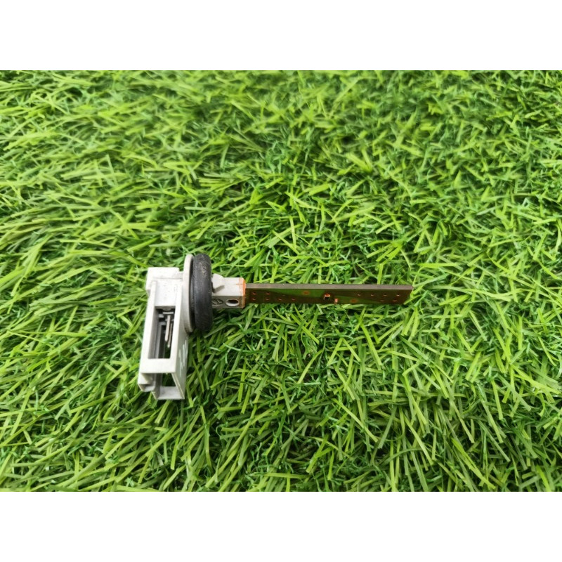 Датчик температуры (электрика / датчики) Volkswagen Tiguan 5N 2011 1.4 CAVA 4b0820539