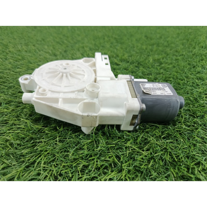 Мотор стеклоподъемника (электрика) Volkswagen Tiguan 5N 2011 1.4 CAVA 5n0959702d