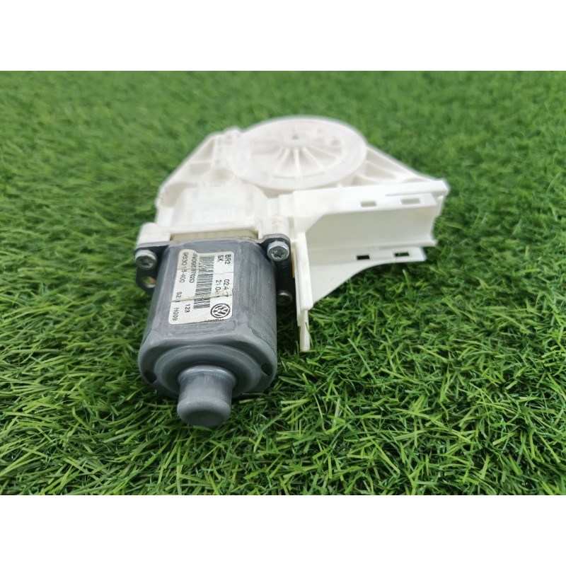 Мотор стеклоподъемника (электрика) Volkswagen Tiguan 5N 2011 1.4 CAVA 5n0959702d