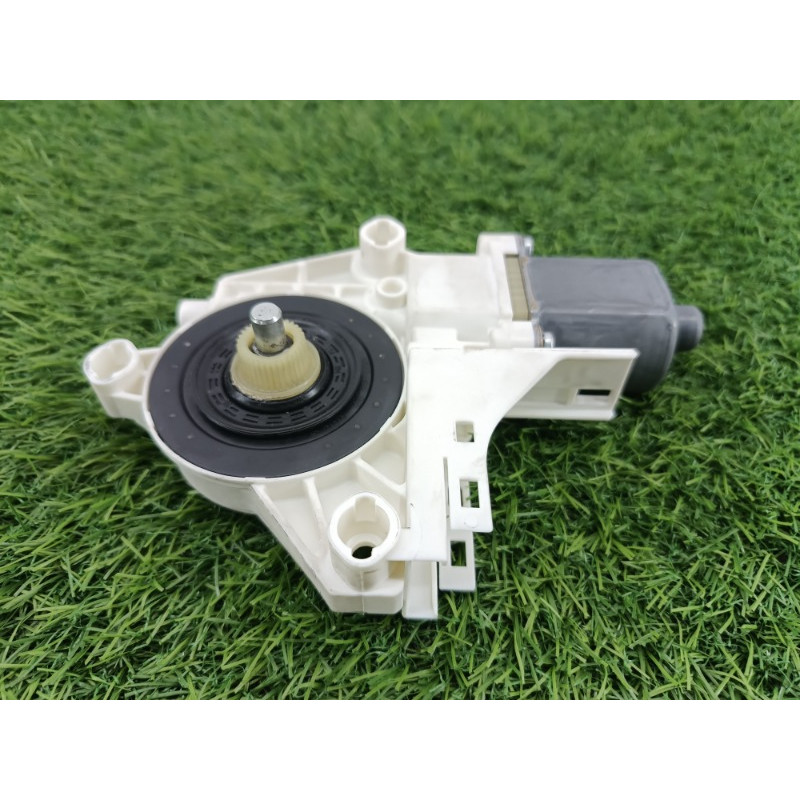 Мотор стеклоподъемника (электрика) Volkswagen Tiguan 5N 2011 1.4 CAVA 5n0959702d