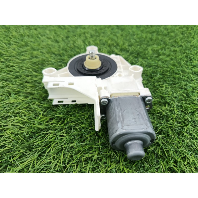 Мотор стеклоподъемника (электрика) Volkswagen Tiguan 5N 2011 1.4 CAVA 5n0959702d