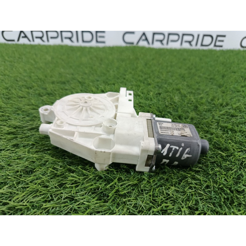 Мотор стеклоподъемника (электрика) Volkswagen Tiguan 5N 2011 1.4 CAVA 5n0959701d