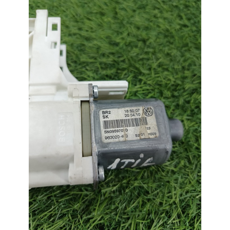 Мотор стеклоподъемника (электрика) Volkswagen Tiguan 5N 2011 1.4 CAVA 5n0959701d