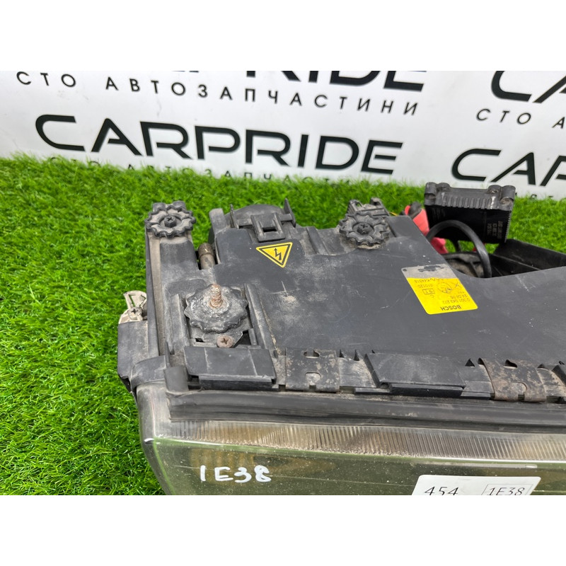 Фара (оптика) BMW 7-series E38 1996 M60B40 0301043272