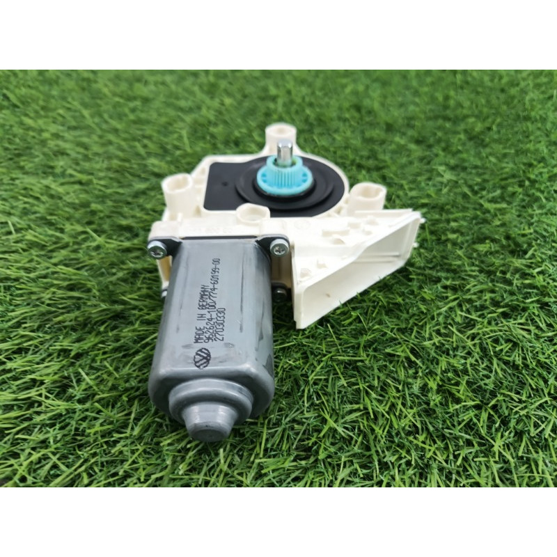 Мотор стеклоподъемника (электрика) Volkswagen Tiguan 5N 2011 1.4 CAVA 5n0959703d