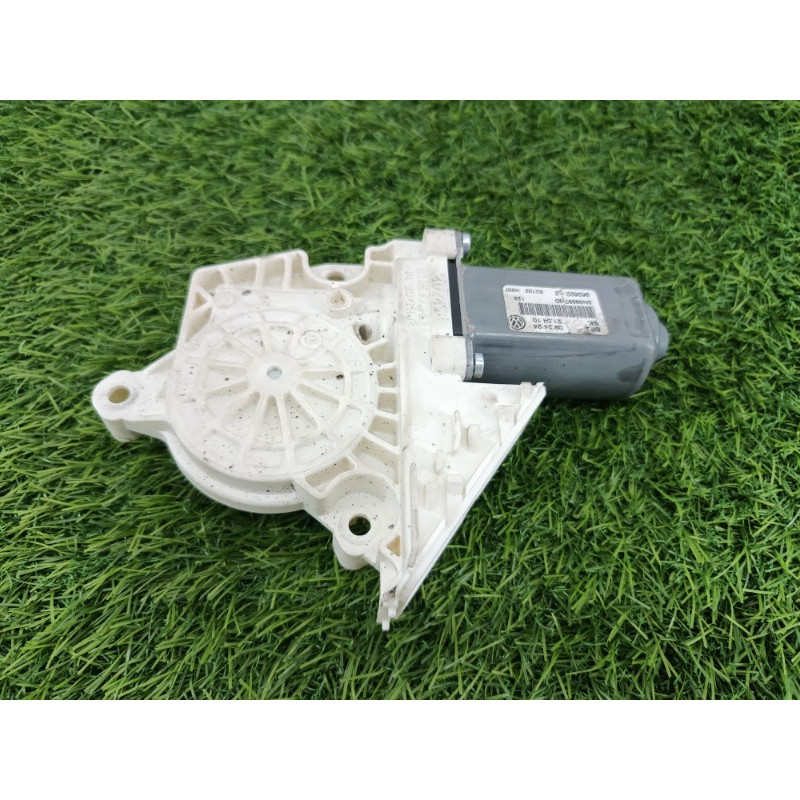 Мотор стеклоподъемника (электрика) Volkswagen Tiguan 5N 2011 1.4 CAVA 5n0959703d