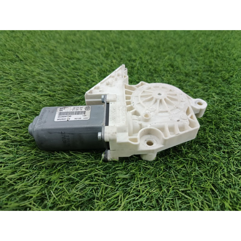 Мотор стеклоподъемника (электрика) Volkswagen Tiguan 5N 2011 1.4 CAVA 5n0959703d