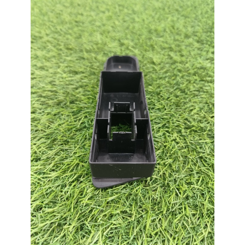 Накладка кнопок стеклоподъемника (салон) Volkswagen Tiguan 5N 2011 1.4 CAVA 5n1867256a