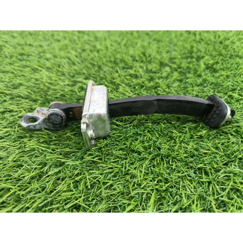 Ограничитель двери (кузов и элементы) Chevrolet Captiva C140 2011 2.2 D (z22d1) 95929942