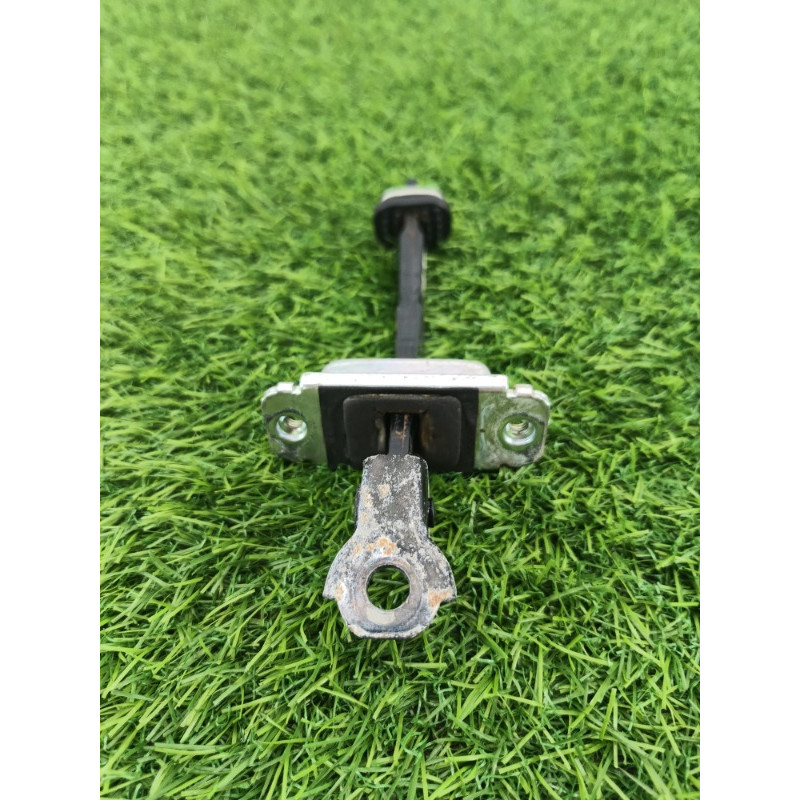 Ограничитель двери (кузов и элементы) Chevrolet Captiva C140 2011 2.2 D (z22d1) 95929942