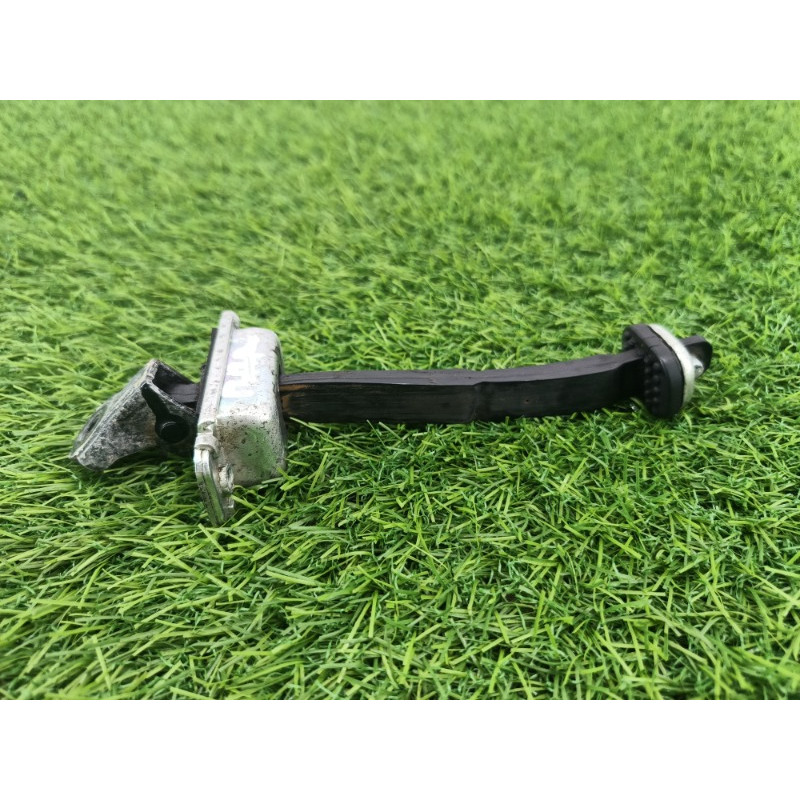 Ограничитель двери (кузов и элементы) Chevrolet Captiva C140 2011 2.2 D (z22d1) 95929941