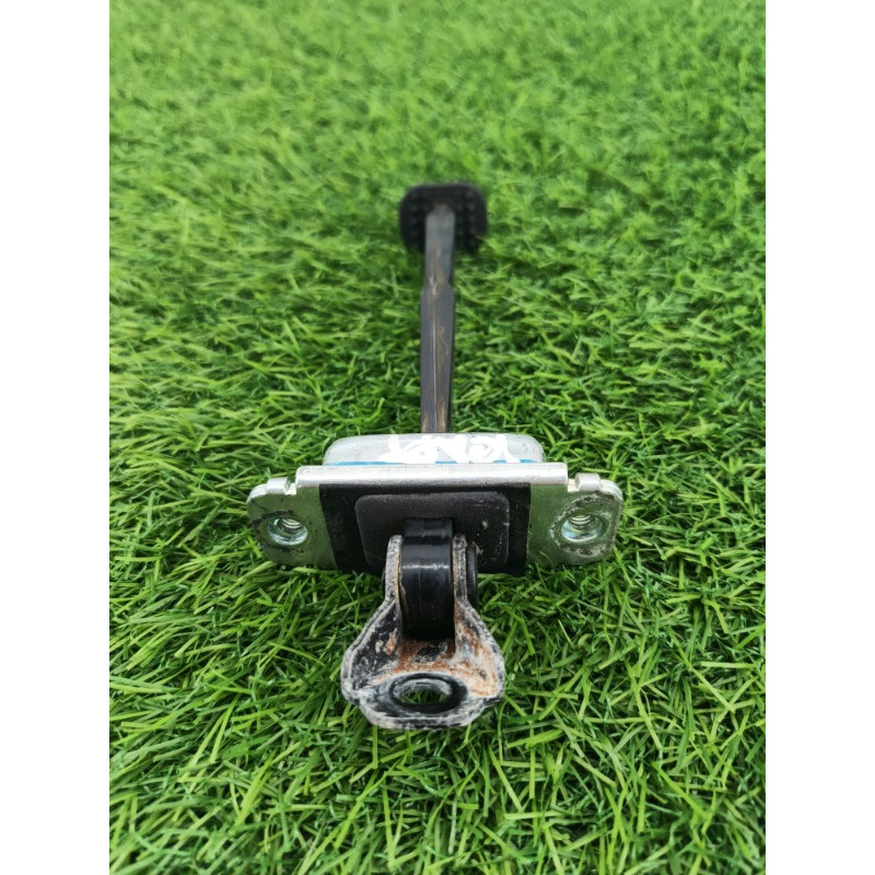 Ограничитель двери (кузов и элементы) Chevrolet Captiva C140 2011 2.2 D (z22d1) 95929941