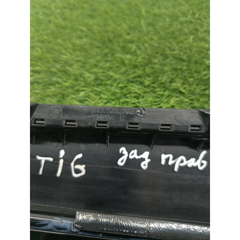 Накладка двери боковая (кузов и элементы) Volkswagen Tiguan 5N 2011 1.4 CAVA 5n0839902a