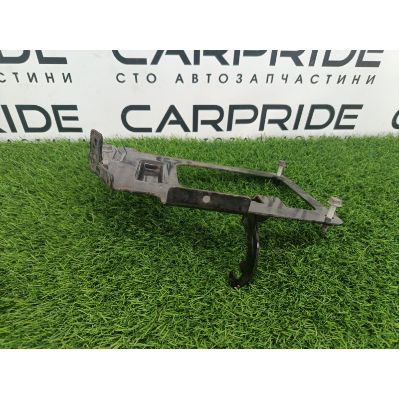 Кронштейн блока управления (кузов и элементы) Dodge Journey SXT 2014 3.6 68082660aa
