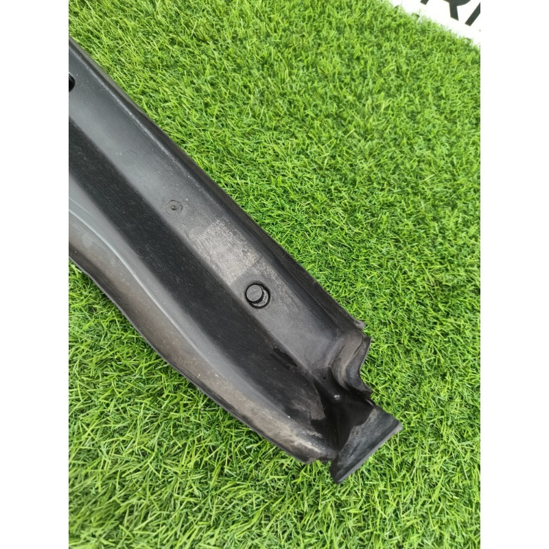 Уплотнитель крыла (кузов и элементы) Mercedes-Benz E-class w212 2013 2.2 CDI a2128890125