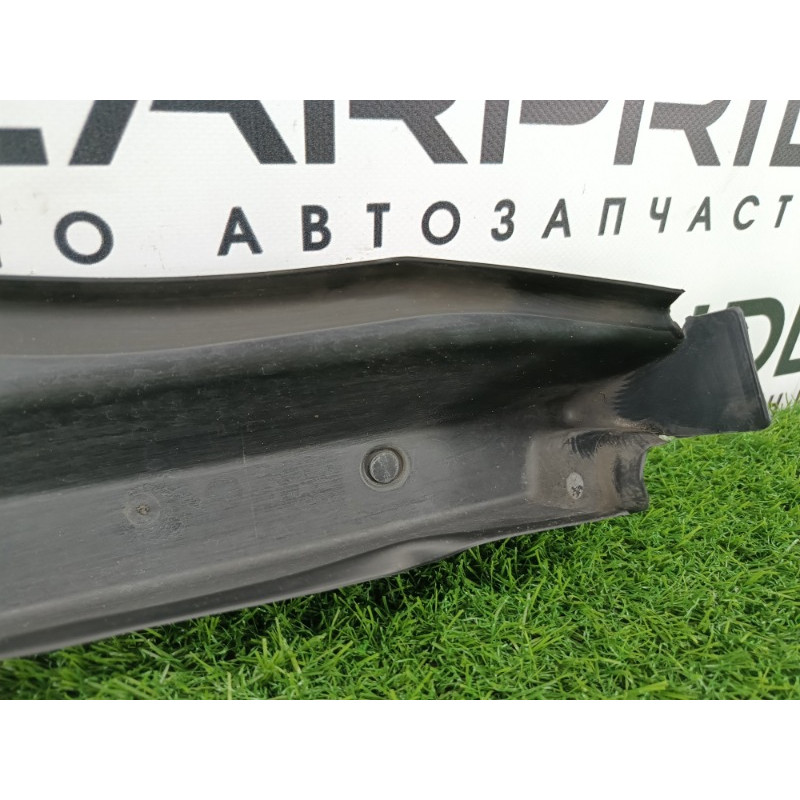 Уплотнитель крыла (кузов и элементы) Mercedes-Benz E-class w212 2013 2.2 CDI a2128890225