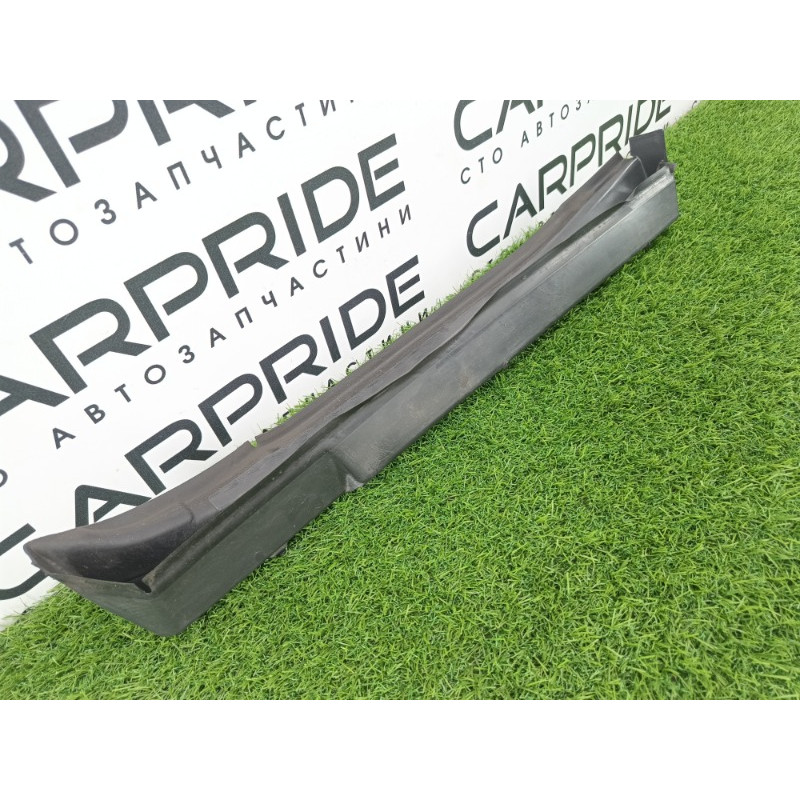 Уплотнитель крыла (кузов и элементы) Mercedes-Benz E-class w212 2013 2.2 CDI a2128890225