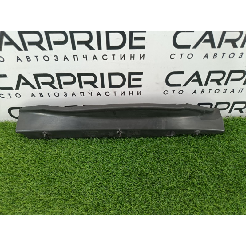 Уплотнитель крыла (кузов и элементы) Mercedes-Benz E-class w212 2013 2.2 CDI a2128890225