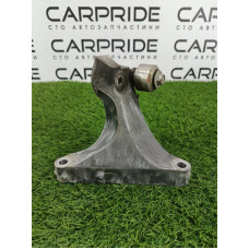 Кронштейн двигателя