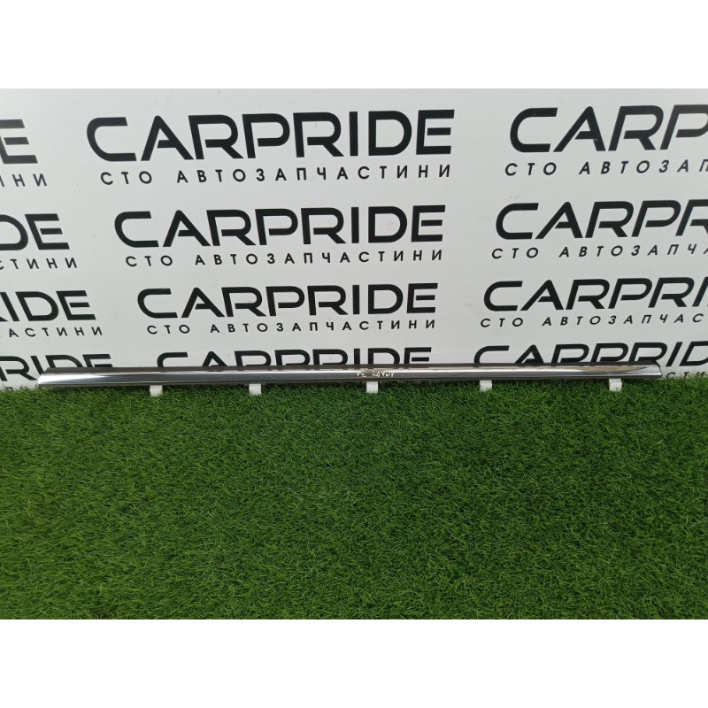 Молдинг стекла (кузов и элементы) Chevrolet Captiva C140 2011 2.2 D (z22d1) 20957026