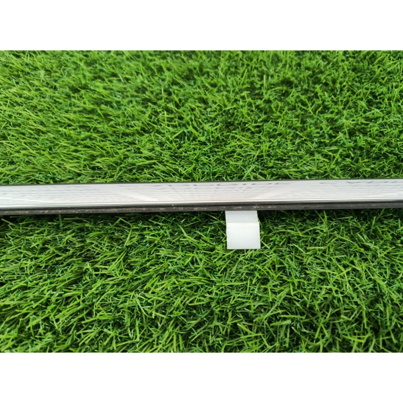 Молдинг стекла (кузов и элементы) Chevrolet Captiva C140 2011 2.2 D (z22d1) 20957026