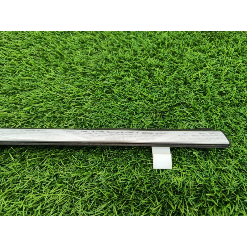 Молдинг стекла (кузов и элементы) Chevrolet Captiva C140 2011 2.2 D (z22d1) 20957026