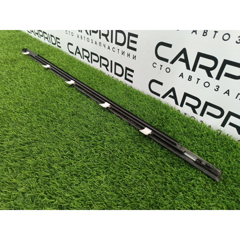 Молдинг стекла (кузов и элементы) Chevrolet Captiva C140 2011 2.2 D (z22d1) 20957026