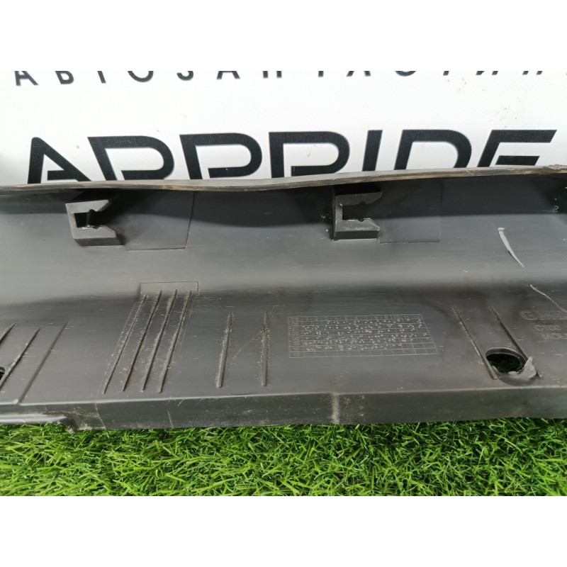 Накладка на порог (кузов и элементы) Chevrolet Captiva C140 2011 2.2 D (z22d1) 96804212