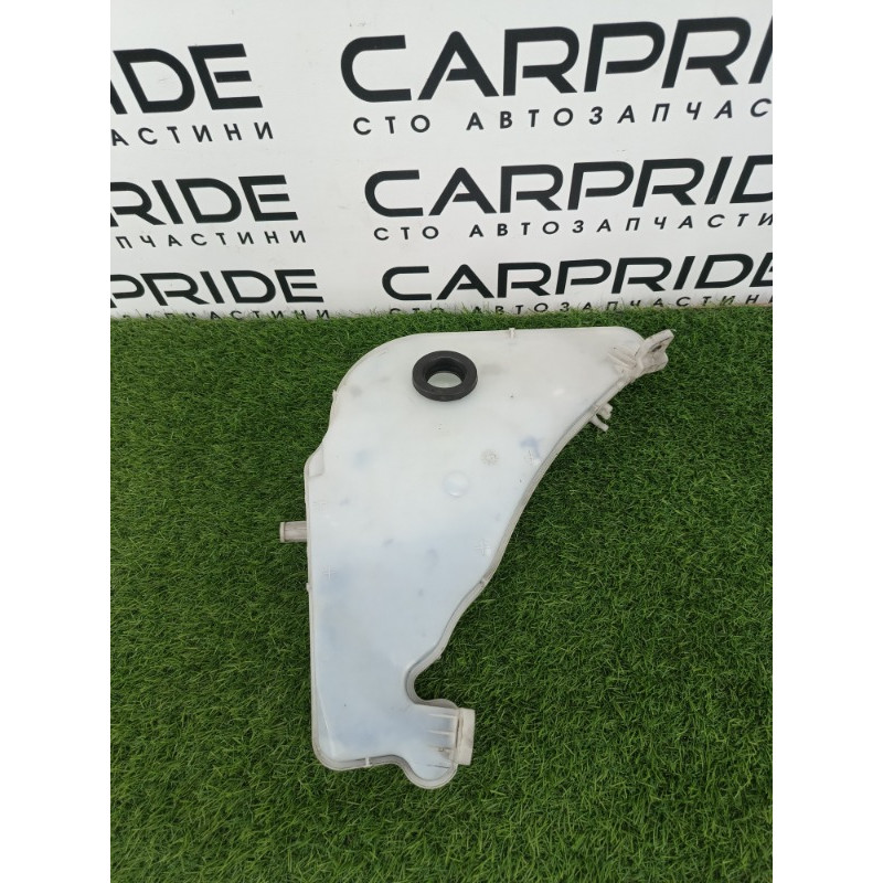 Бачок омывателя (кузов и элементы) AUDI A6 C7 2011 2.0 tdi 4g8955451c