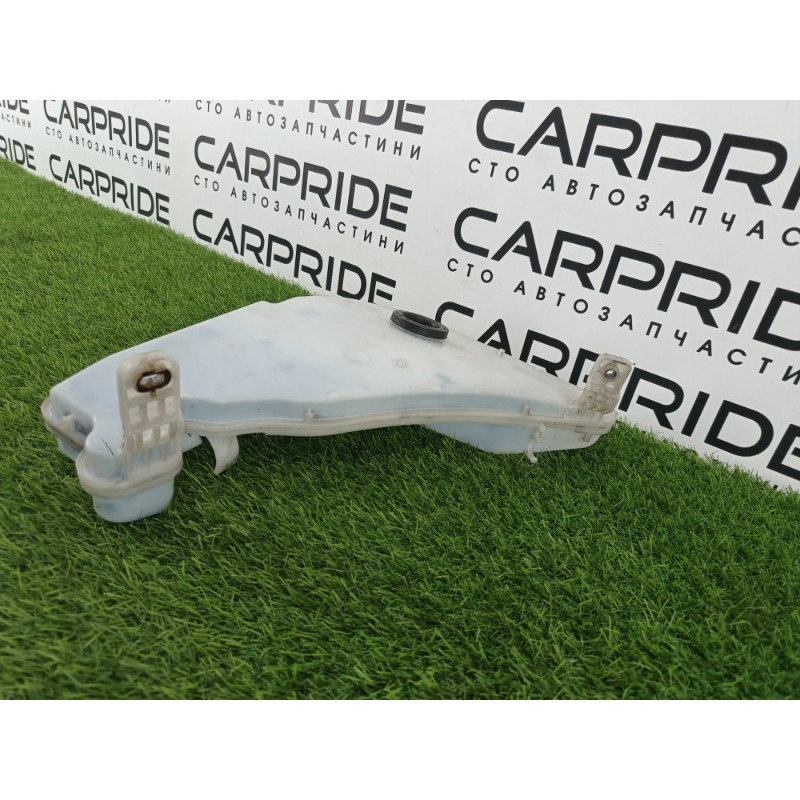 Бачок омывателя (кузов и элементы) AUDI A6 C7 2011 2.0 tdi 4g8955451c