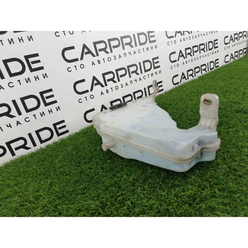 Бачок омывателя (кузов и элементы) AUDI A6 C7 2011 2.0 tdi 4g8955451c