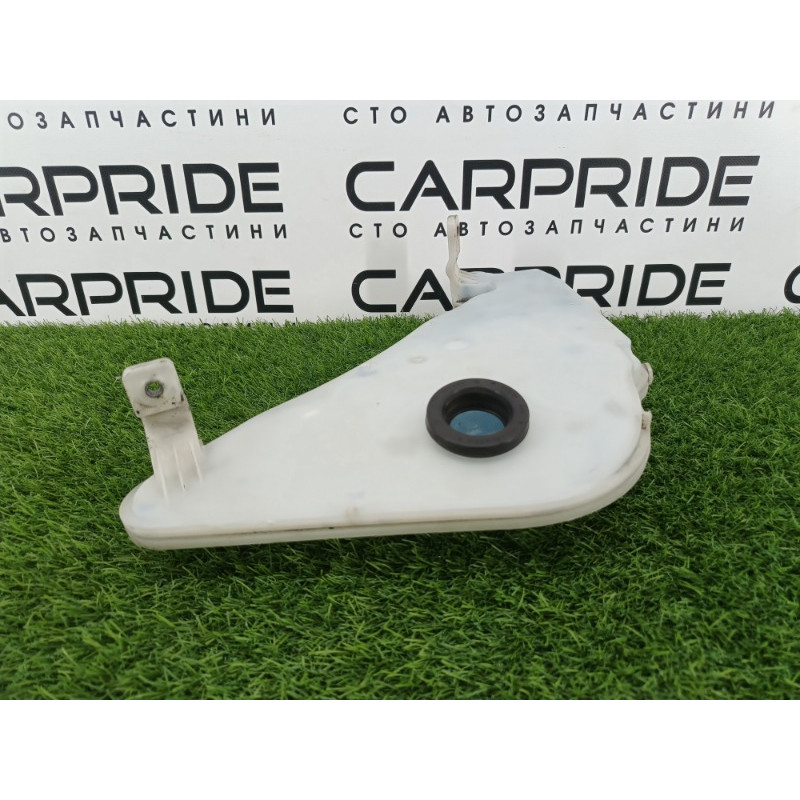 Бачок омывателя (кузов и элементы) AUDI A6 C7 2011 2.0 tdi 4g8955451c