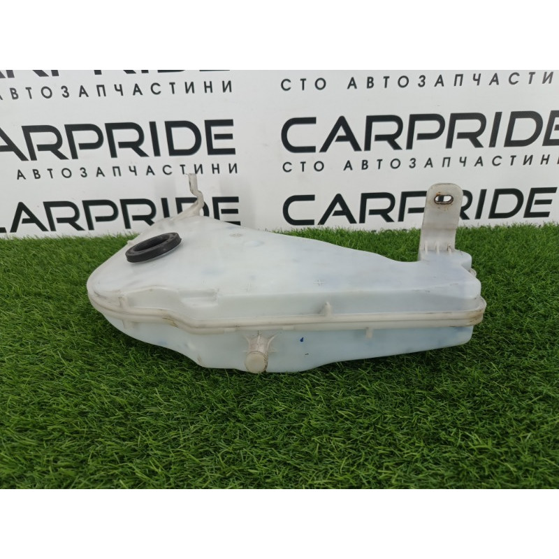Бачок омывателя (кузов и элементы) AUDI A6 C7 2011 2.0 tdi 4g8955451c