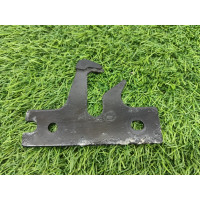 Відповідна частина замка капота