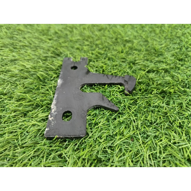 Ответная часть замка капота (кузов и элементы) AUDI A6 C7 2011 2.0 tdi 4g0823485