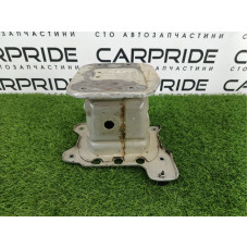 Кронштейн усилителя бампера