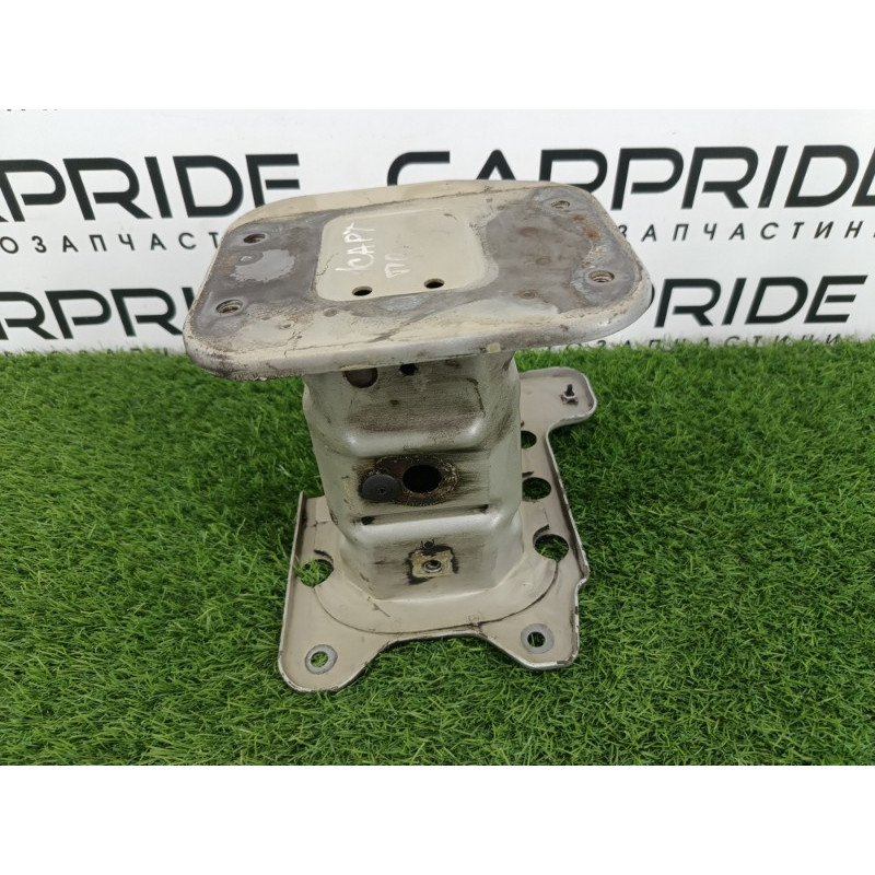 Кронштейн усилителя бампера (стекла и зеркала) Chevrolet Captiva C140 2011 2.2 D (z22d1) 94551355