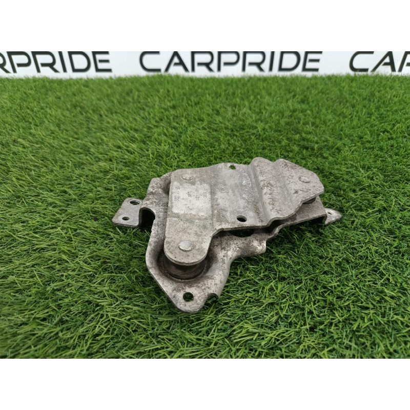 Кронштейн (двигатель и элементы) AUDI A6 C7 2011 2.0 tdi 4g0614235