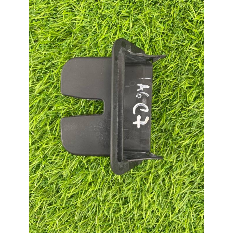 Накладка замка крышки багажника (салон) AUDI A6 C7 2011 2.0 tdi 4h0827520