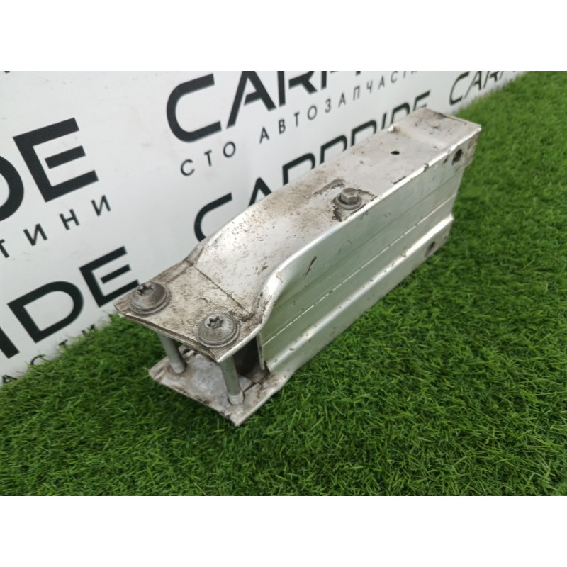 Кронштейн усилителя бампера (стекла и зеркала) Mercedes-Benz E-class w212 2013 2.2 CDI a2126200995