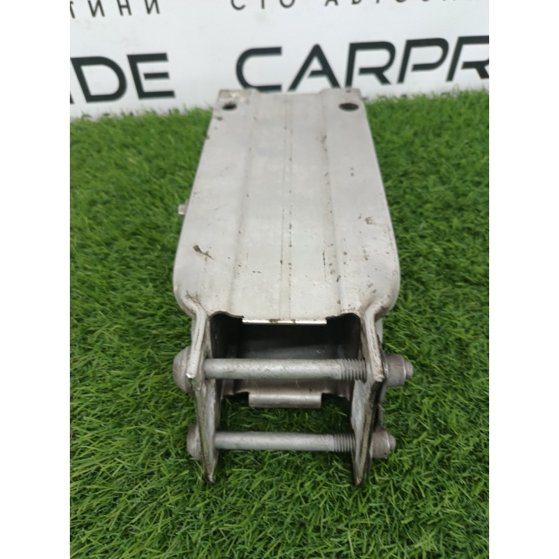 Кронштейн усилителя бампера (стекла и зеркала) Mercedes-Benz E-class w212 2013 2.2 CDI a2126200995