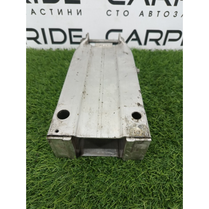 Кронштейн усилителя бампера (стекла и зеркала) Mercedes-Benz E-class w212 2013 2.2 CDI a2126200995