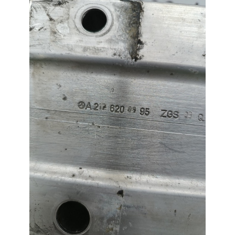 Кронштейн усилителя бампера (стекла и зеркала) Mercedes-Benz E-class w212 2013 2.2 CDI a2126200995