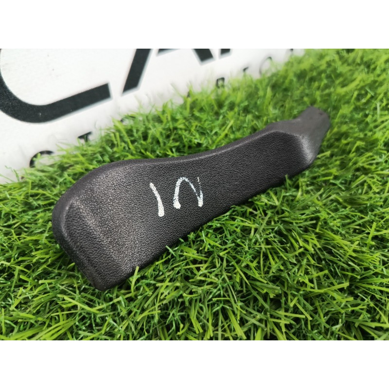 Накладка петли капота (кузов и элементы) AUDI A6 C7 2011 2.0 tdi 4g8823630