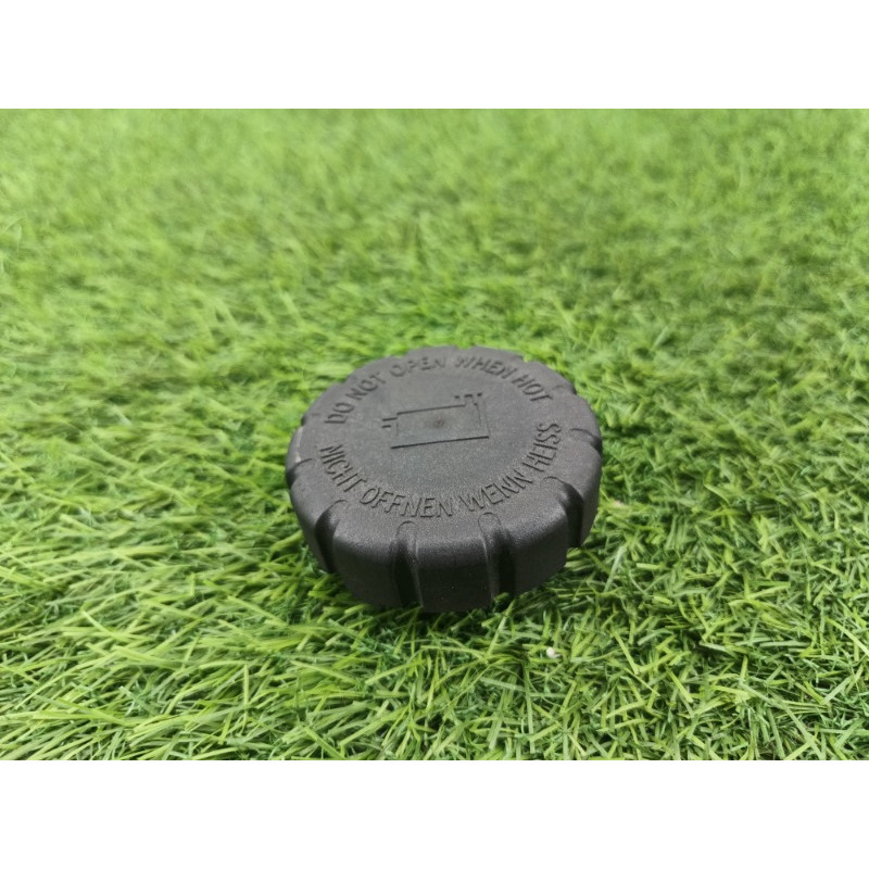 Крышка расширительного бачка (система охлаждения) Mercedes-Benz E-class w212 2013 2.2 CDI a2105010615