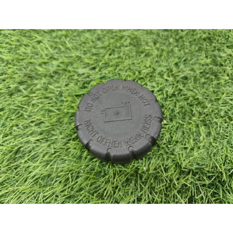 Крышка расширительного бачка (система охлаждения) Mercedes-Benz E-class w212 2013 2.2 CDI a2105010615