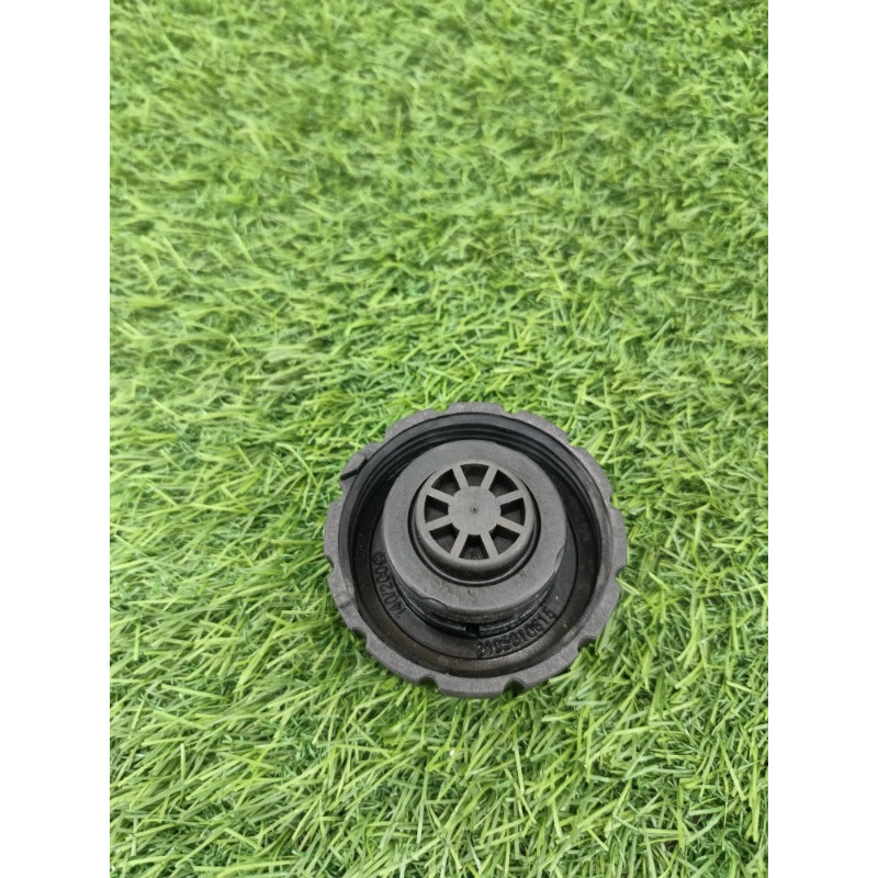 Крышка расширительного бачка (система охлаждения) Mercedes-Benz E-class w212 2013 2.2 CDI a2105010615