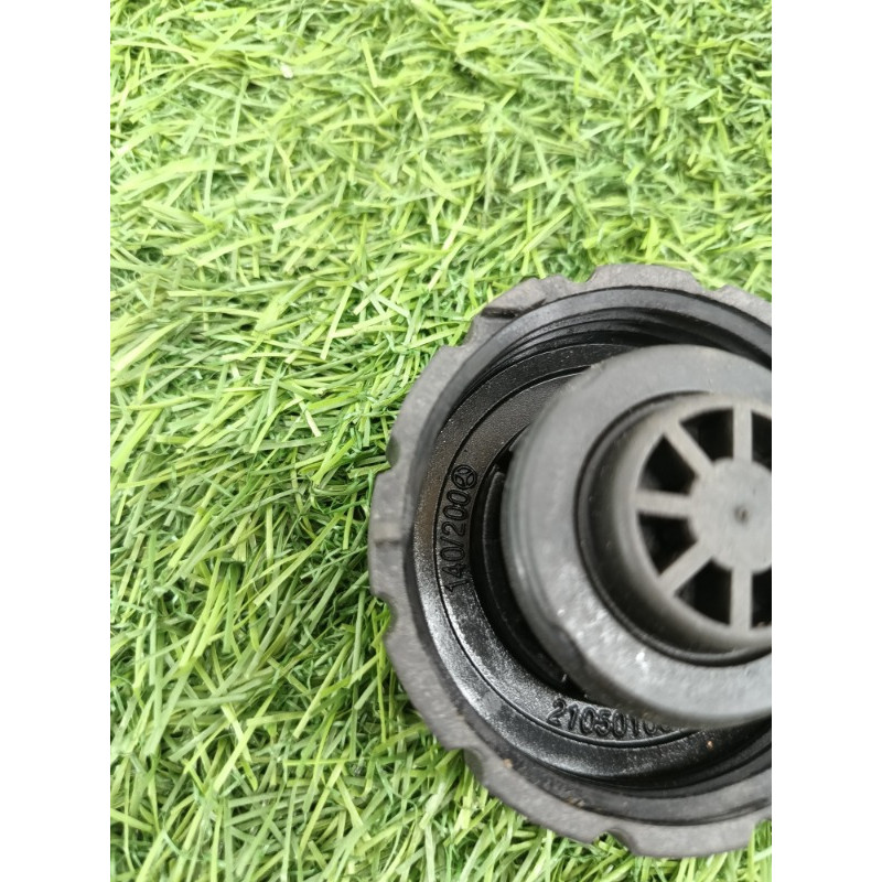 Крышка расширительного бачка (система охлаждения) Mercedes-Benz E-class w212 2013 2.2 CDI a2105010615